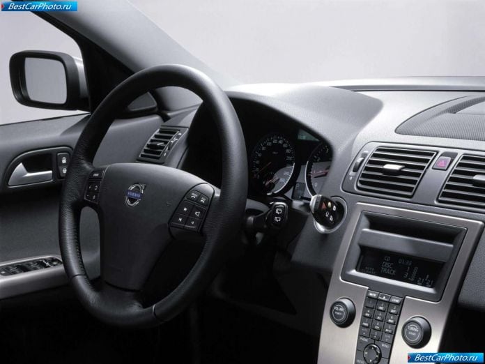 2005 Volvo V50 - фотография 16 из 39