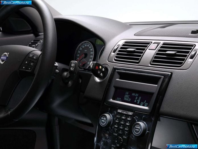 2005 Volvo V50 - фотография 17 из 39
