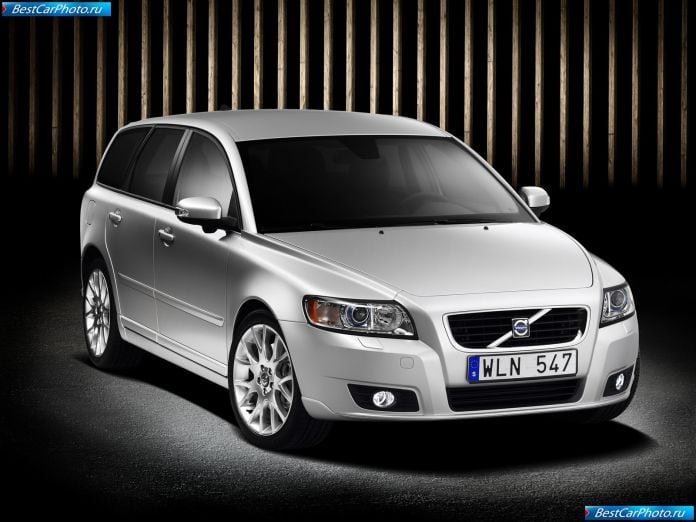 2008 Volvo V50 - фотография 2 из 27