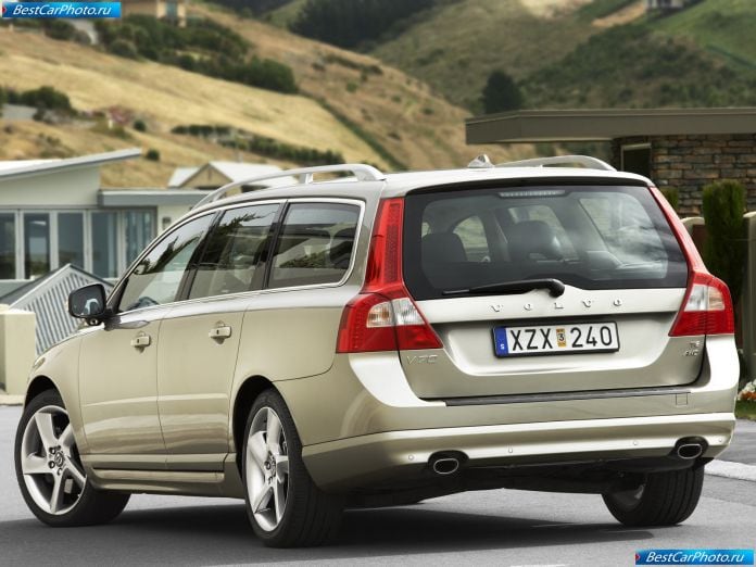 2008 Volvo V70 - фотография 11 из 31