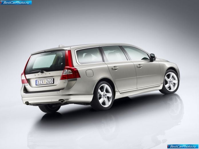 2008 Volvo V70 - фотография 14 из 31