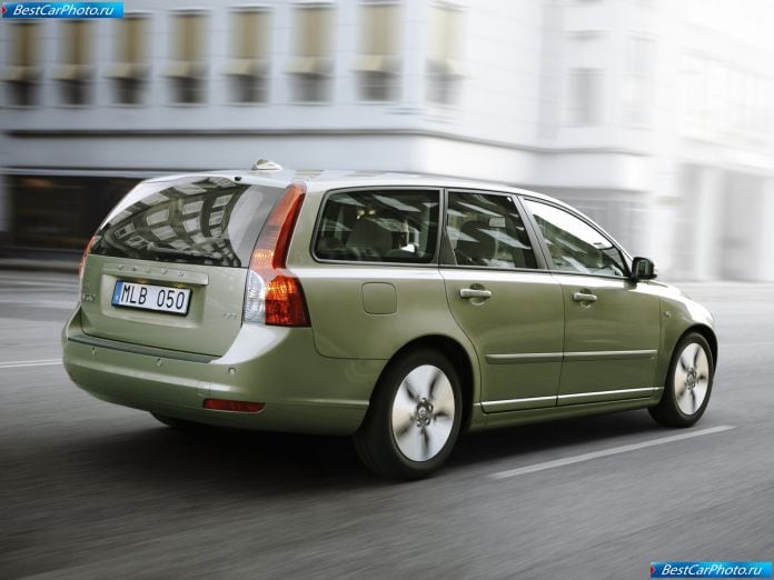 2009 Volvo V50 Drive - фотография 2 из 5