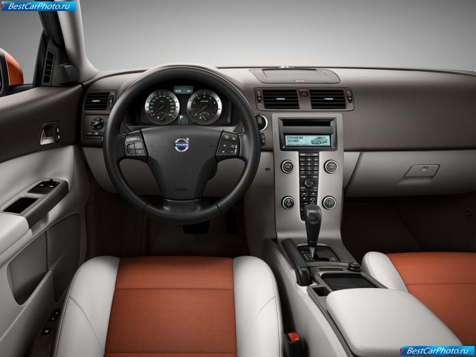 2010 Volvo C30 - фотография 13 из 16