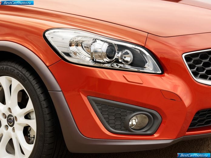2010 Volvo C30 - фотография 14 из 16