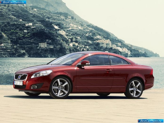 2010 Volvo C70 - фотография 8 из 16