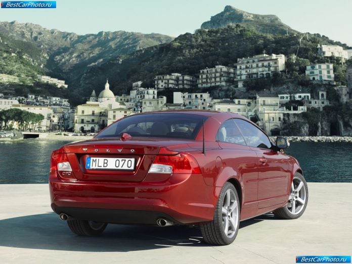 2010 Volvo C70 - фотография 15 из 16
