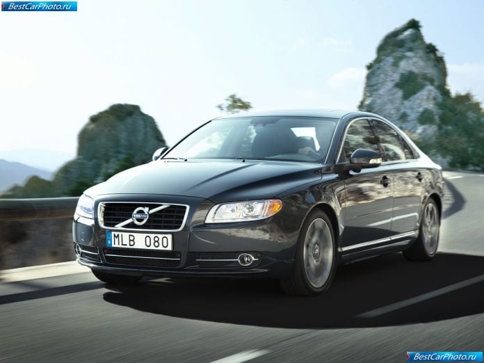 2010 Volvo S80 - фотография 1 из 25