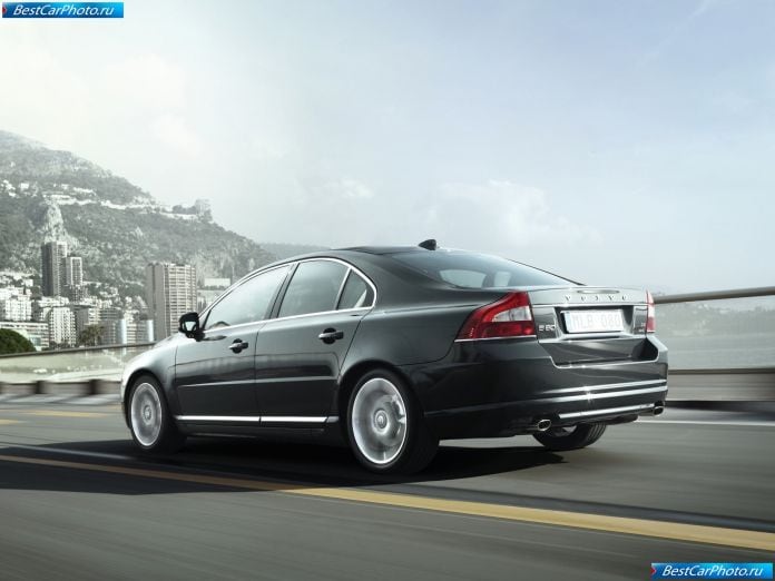 2010 Volvo S80 - фотография 7 из 25