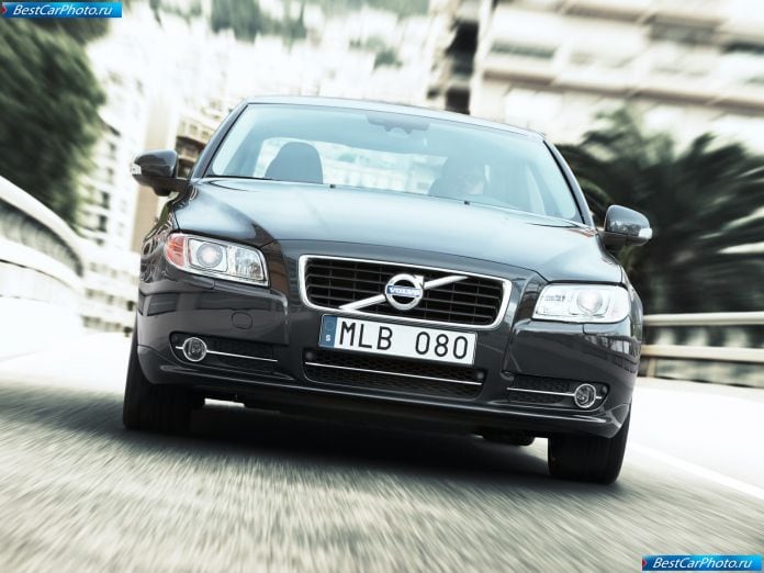2010 Volvo S80 - фотография 10 из 25