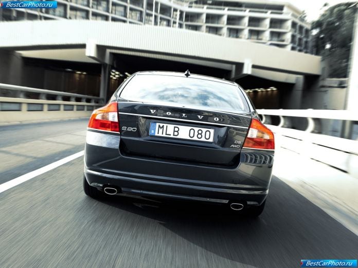 2010 Volvo S80 - фотография 11 из 25