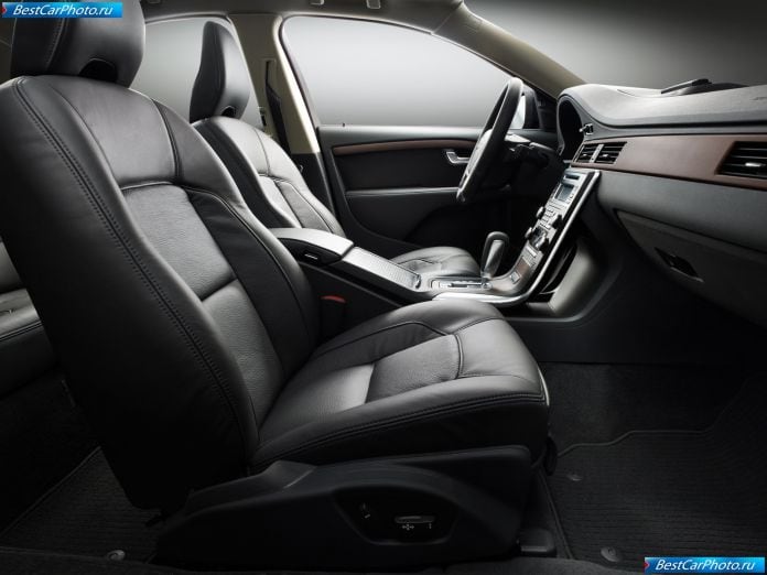 2010 Volvo S80 - фотография 14 из 25