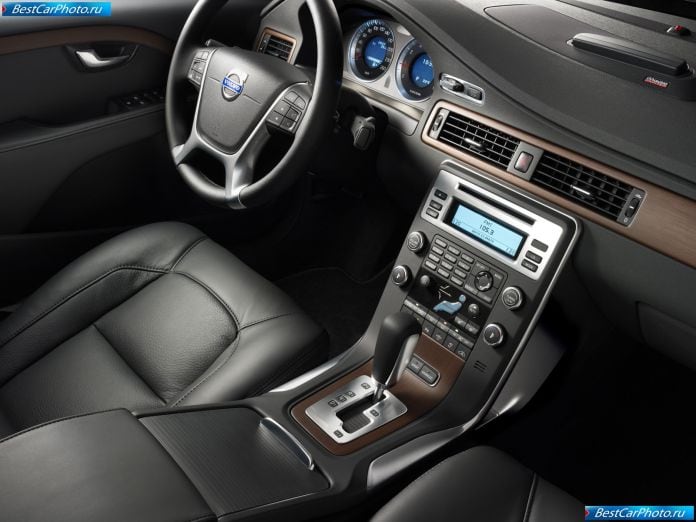 2010 Volvo S80 - фотография 15 из 25