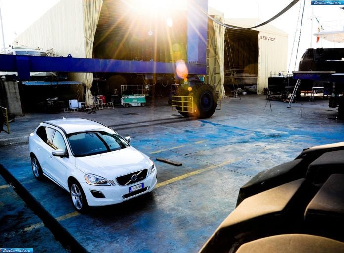 2010 Volvo XC60 R-design - фотография 14 из 78
