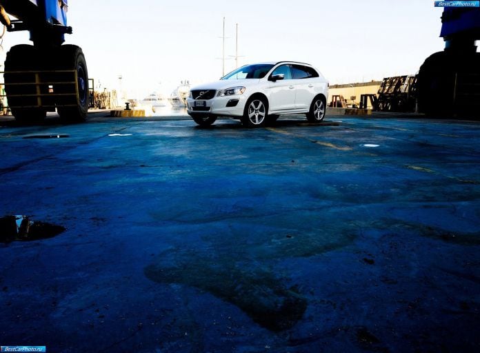 2010 Volvo XC60 R-design - фотография 15 из 78