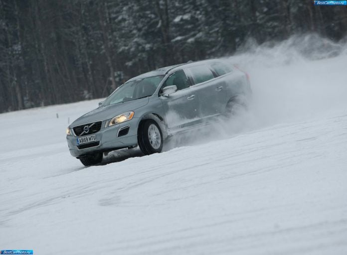 2010 Volvo XC60 R-design - фотография 22 из 78