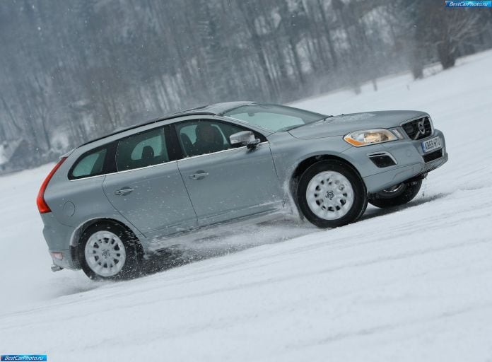 2010 Volvo XC60 R-design - фотография 24 из 78