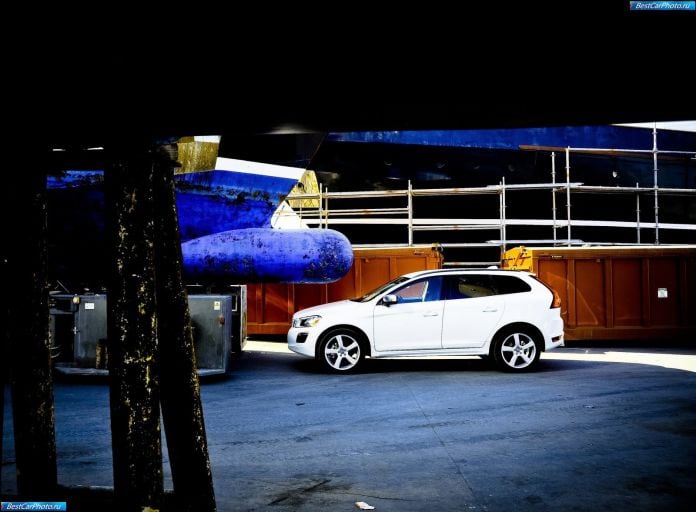 2010 Volvo XC60 R-design - фотография 33 из 78