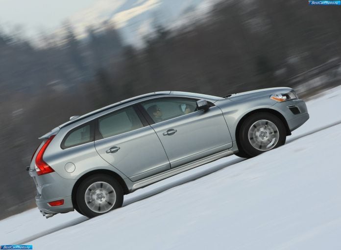 2010 Volvo XC60 R-design - фотография 35 из 78