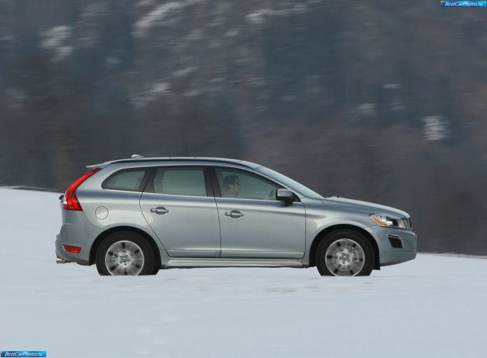 2010 Volvo XC60 R-design - фотография 36 из 78