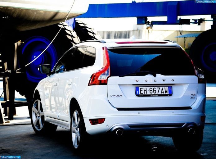 2010 Volvo XC60 R-design - фотография 49 из 78