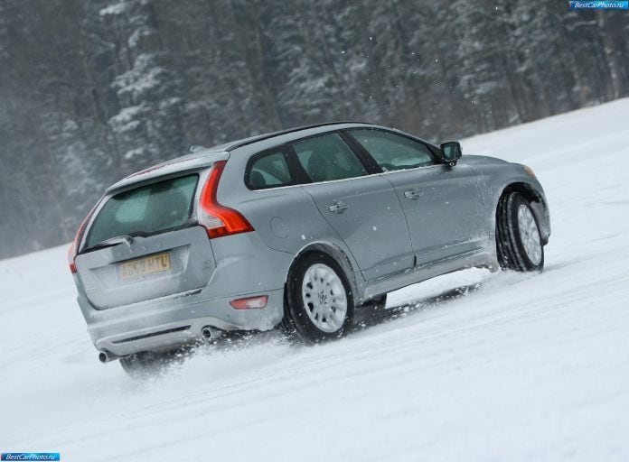 2010 Volvo XC60 R-design - фотография 56 из 78