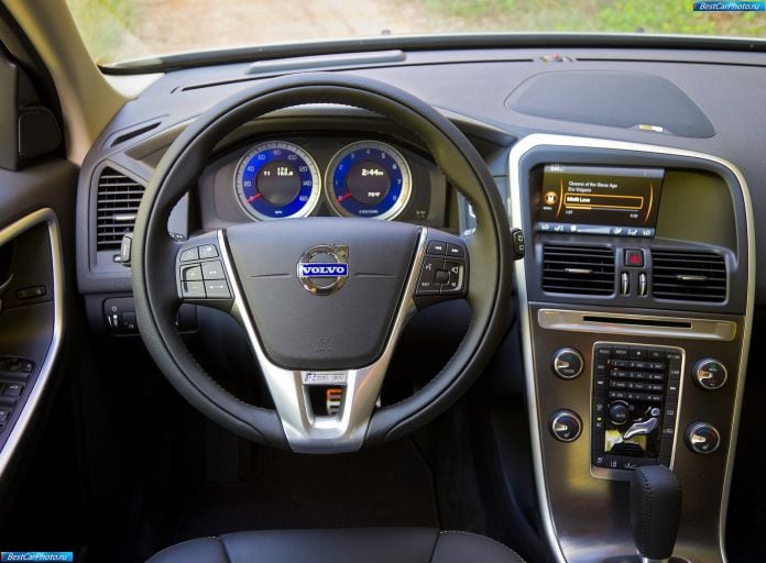 2010 Volvo XC60 R-design - фотография 68 из 78