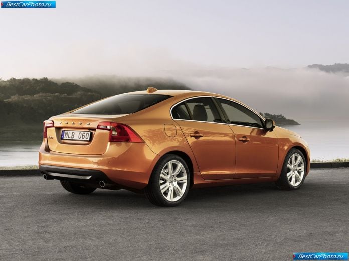 2011 Volvo S60 - фотография 18 из 58
