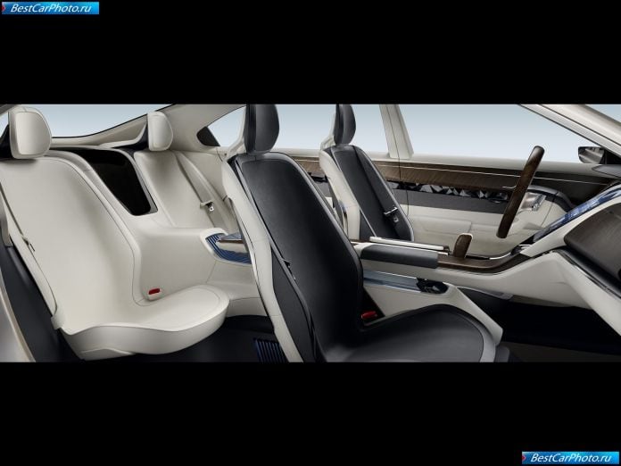 2011 Volvo Universe Concept - фотография 11 из 11