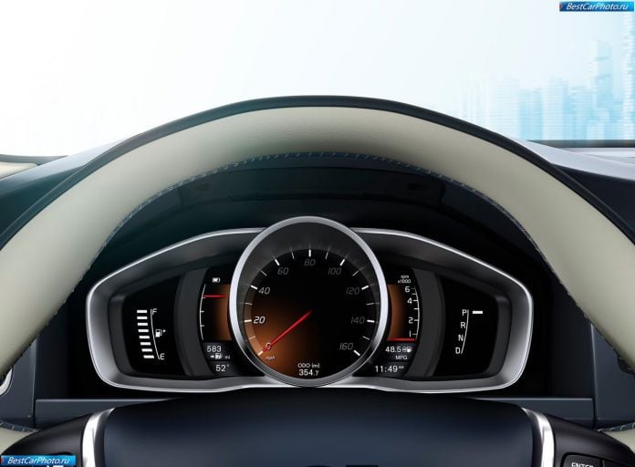 2012 Volvo XC60 plug-in hybrid concept - фотография 6 из 21
