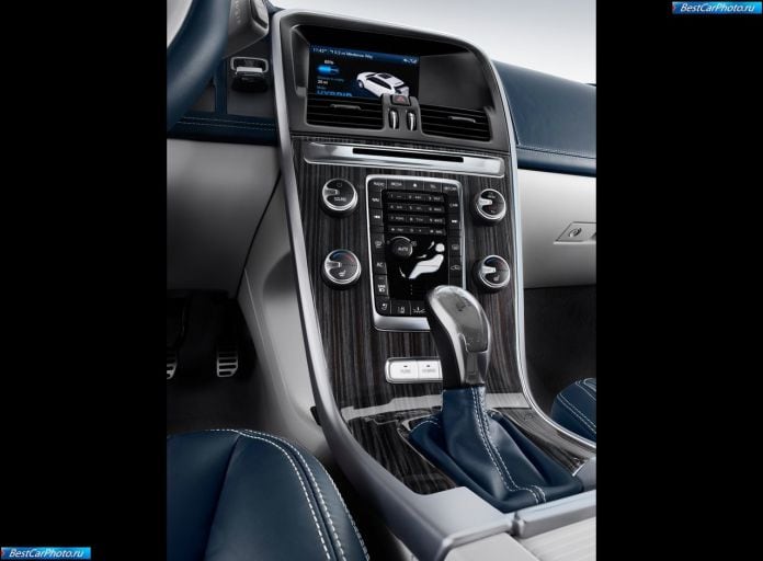 2012 Volvo XC60 plug-in hybrid concept - фотография 15 из 21