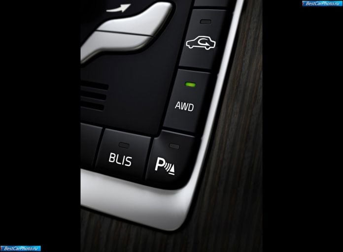 2012 Volvo XC60 plug-in hybrid concept - фотография 16 из 21