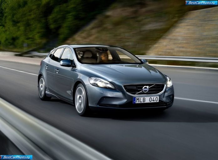 2013 Volvo V40 - фотография 2 из 19