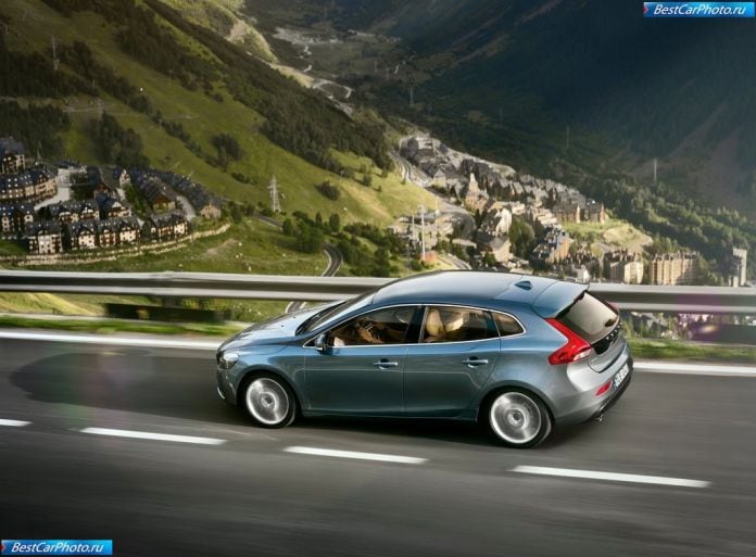 2013 Volvo V40 - фотография 8 из 19