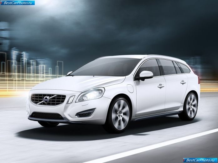 2013 Volvo V60 Plug-in Hybrid - фотография 1 из 21