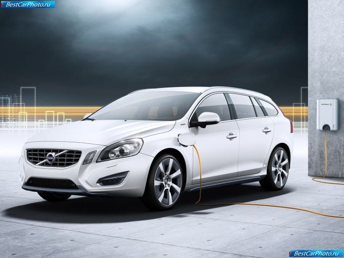 2013 Volvo V60 Plug-in Hybrid - фотография 2 из 21