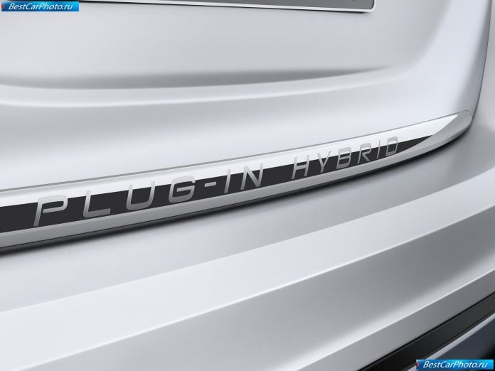 2013 Volvo V60 Plug-in Hybrid - фотография 16 из 21