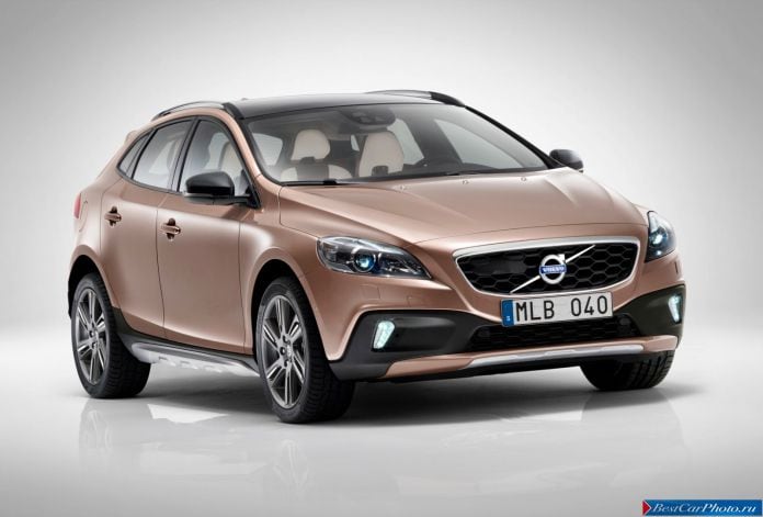 2013 Volvo V40 Cross Country - фотография 1 из 28