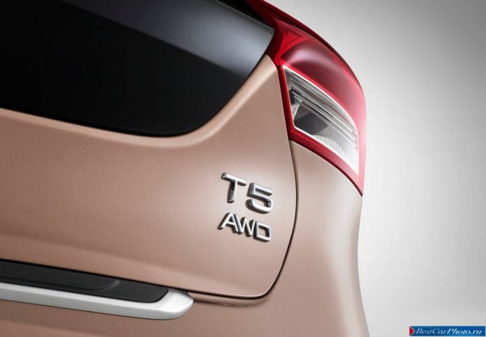 2013 Volvo V40 Cross Country - фотография 15 из 28
