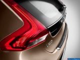 volvo_2013_v40_cross_country_017.jpg