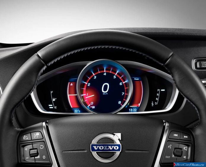 2013 Volvo V40 Cross Country - фотография 20 из 28