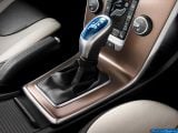 volvo_2013_v40_cross_country_023.jpg