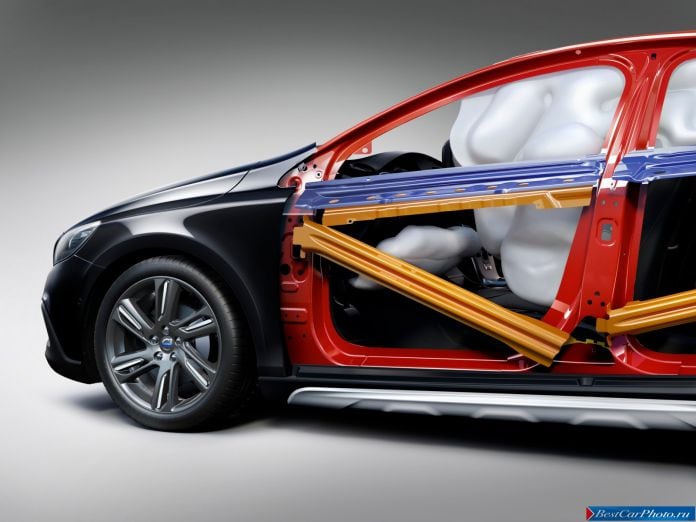 2013 Volvo V40 Cross Country - фотография 28 из 28