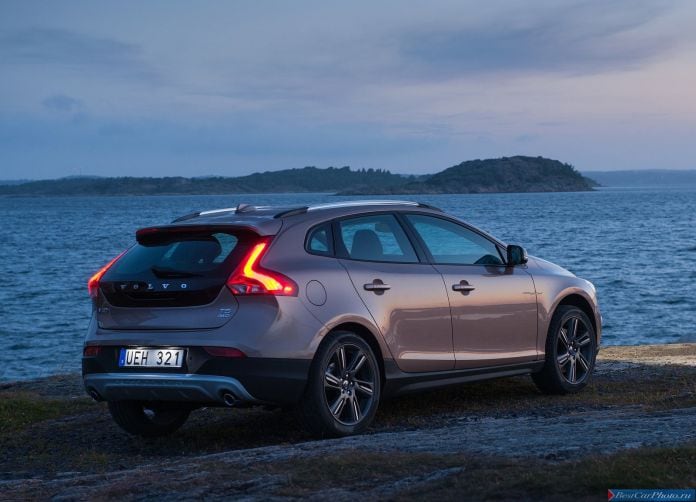 2014 Volvo V40 Cross Country - фотография 3 из 40