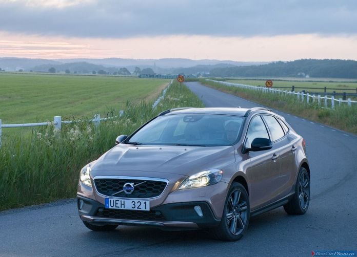 2014 Volvo V40 Cross Country - фотография 5 из 40