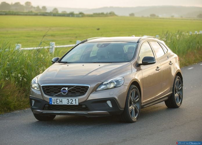 2014 Volvo V40 Cross Country - фотография 7 из 40