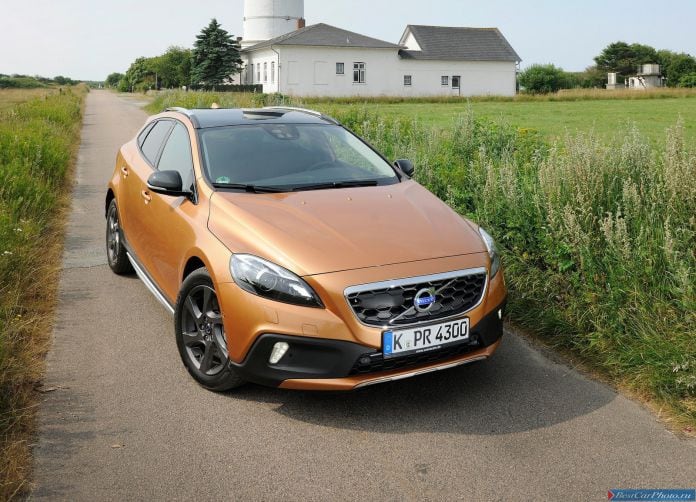 2014 Volvo V40 Cross Country - фотография 8 из 40