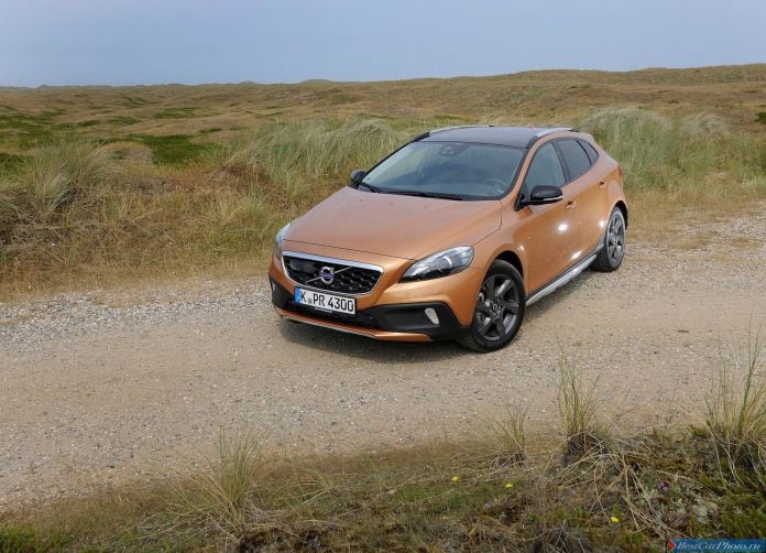 2014 Volvo V40 Cross Country - фотография 9 из 40
