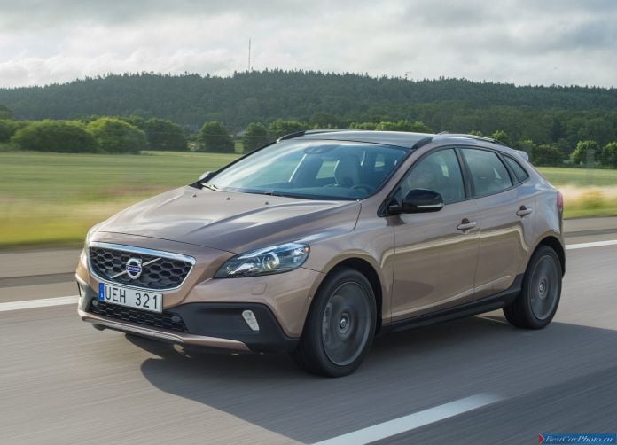 2014 Volvo V40 Cross Country - фотография 10 из 40
