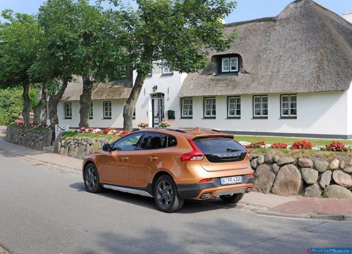 2014 Volvo V40 Cross Country - фотография 21 из 40