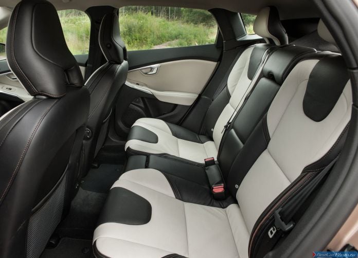 2014 Volvo V40 Cross Country - фотография 28 из 40
